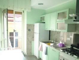 Agosto ampio appartamento (6/7 posti letto) Pescara centro 200 mt dal mare - VALENTINO